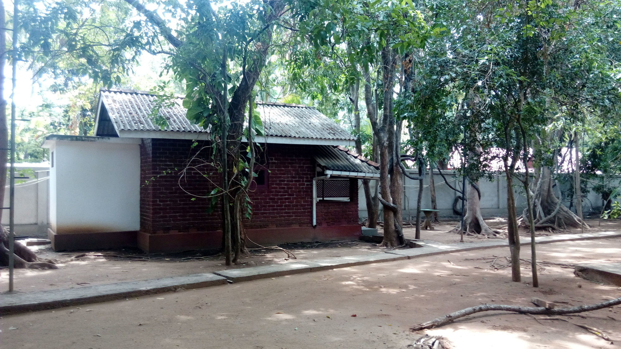 Centauria City Hotel Embilipitiya Exterior photo