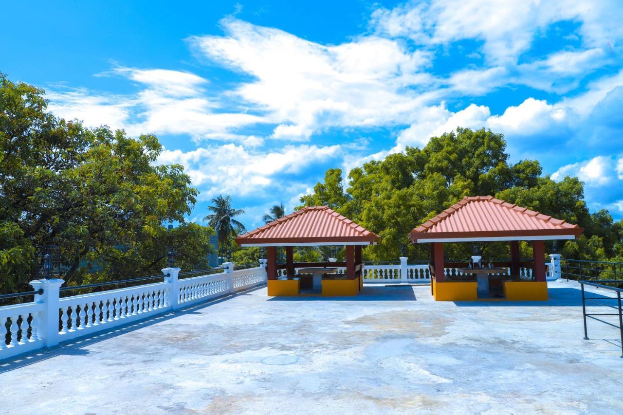 Centauria City Hotel Embilipitiya Exterior photo